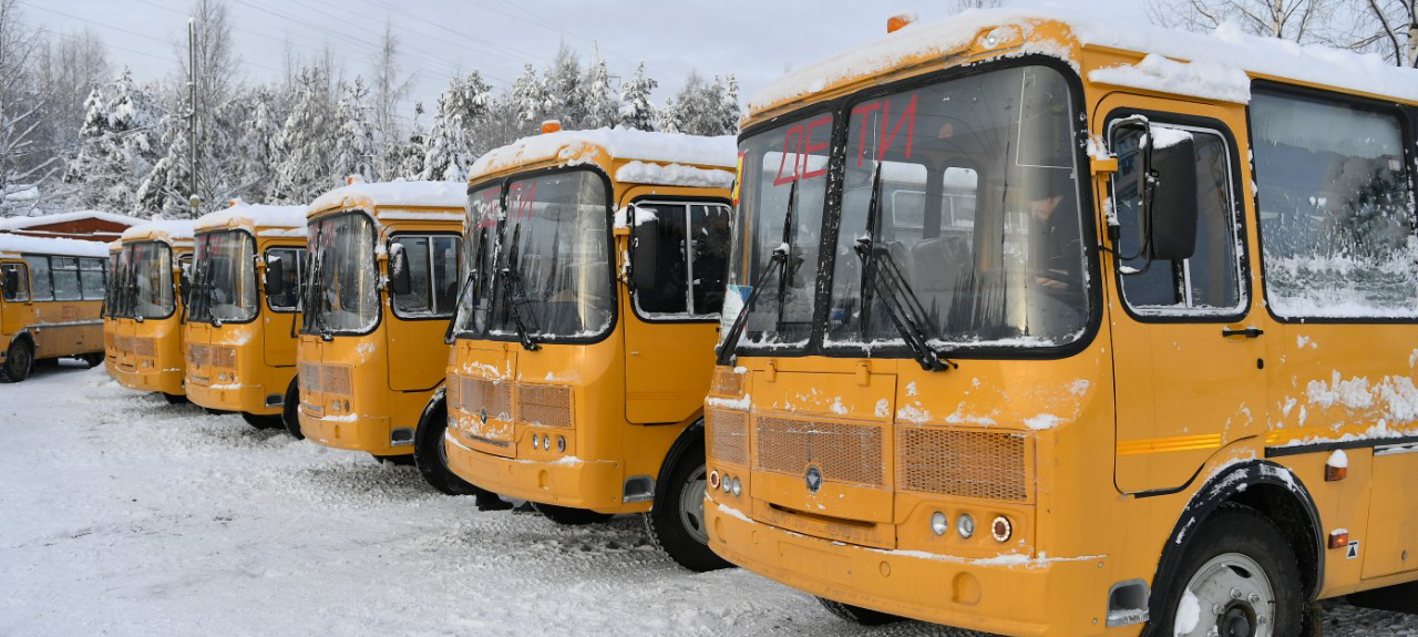 Двенадцать новых школьных автобусов прибыли в Карелию