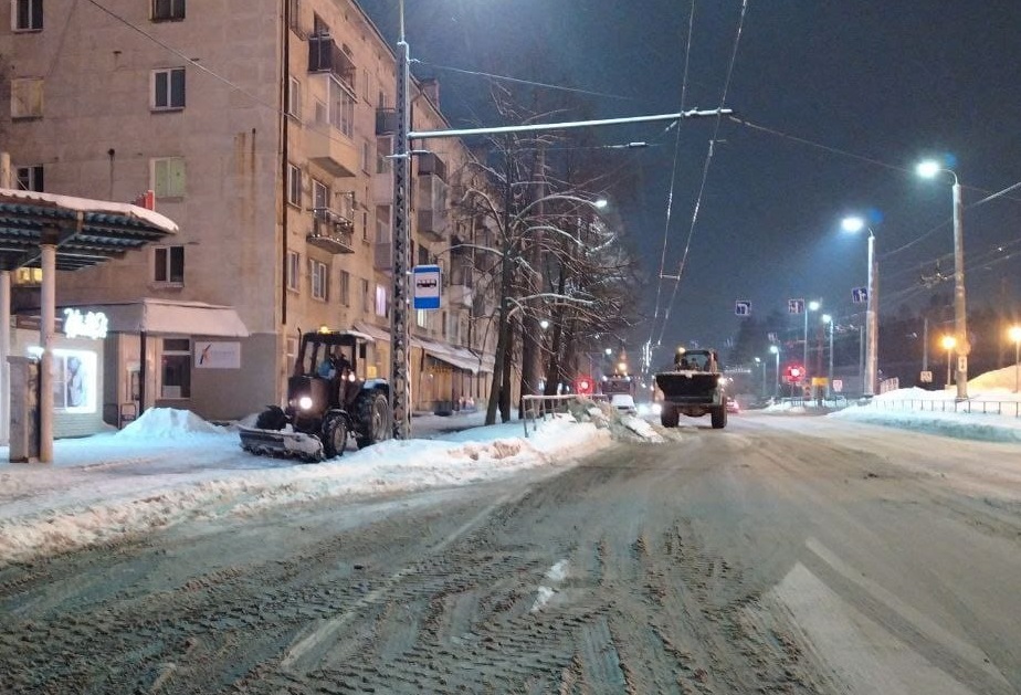 Стало известно, где в Петрозаводске ночью будут убирать снег 