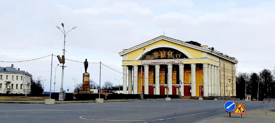 В День защитника Отечества в Петрозаводске запретят ездить по площади Кирова