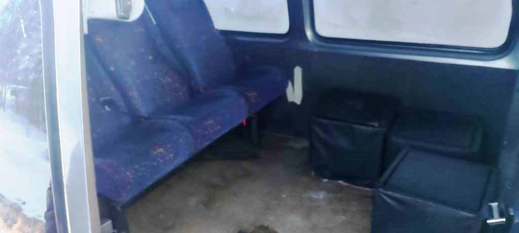 Маршрутчик-нелегал в Карелии перевозил пассажиров на "пуфиках"
