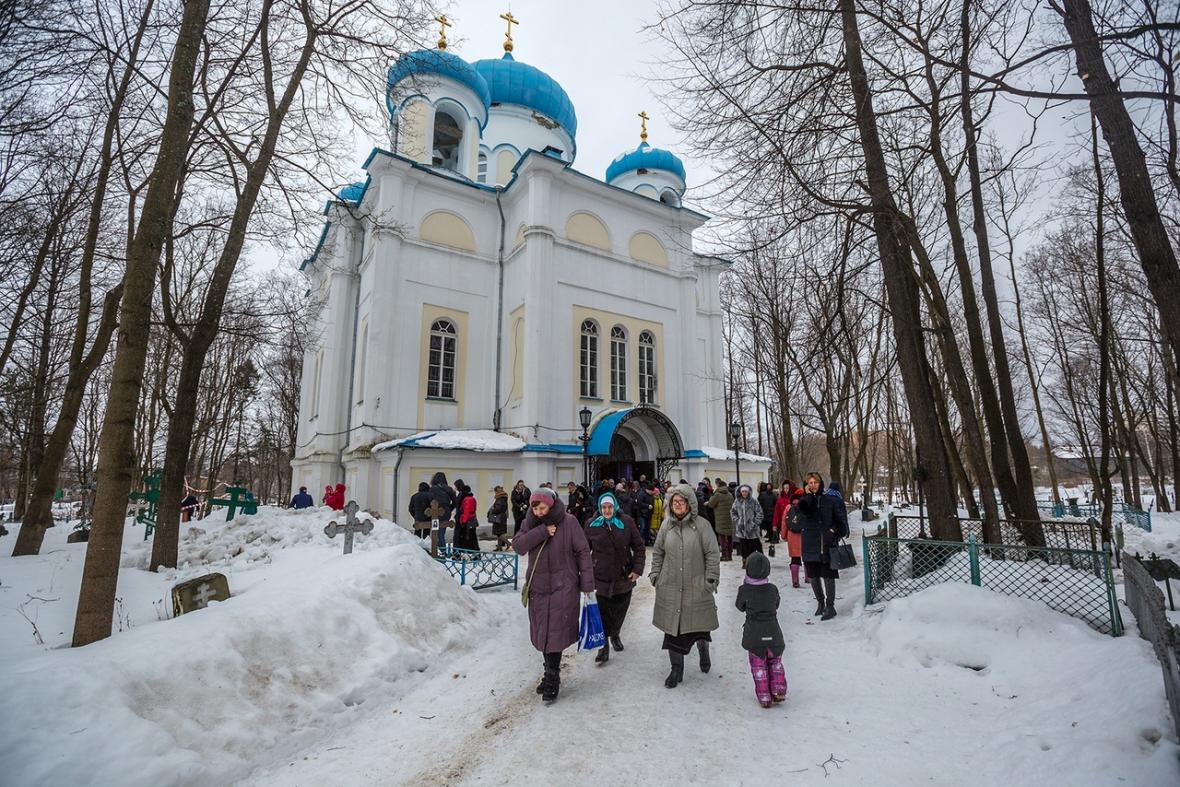 Находивший в розыске за мошенничество, уснул в церкви и был задержан в Петрозаводске