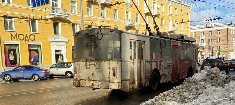 Полиция разберется, кто виноват, что маленького ребенка в Петрозаводске зажало в дверях троллейбуса