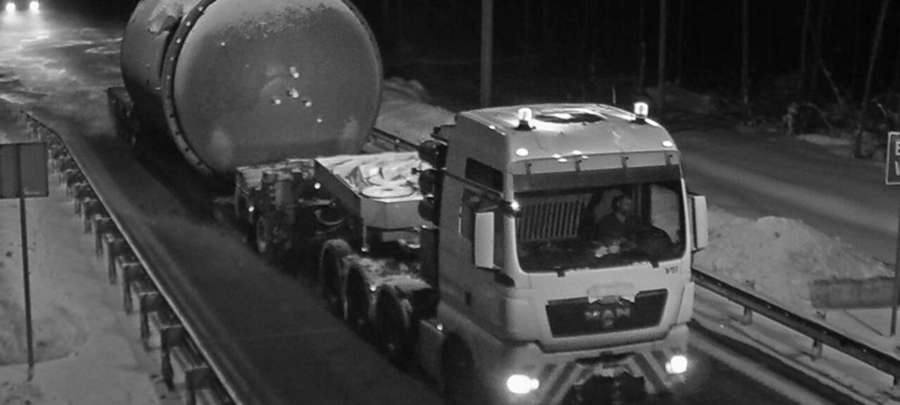 Огромный грузовик весом 154 тонны нанес ущерб дорогам Карелии более чем на 300 тысяч рублей