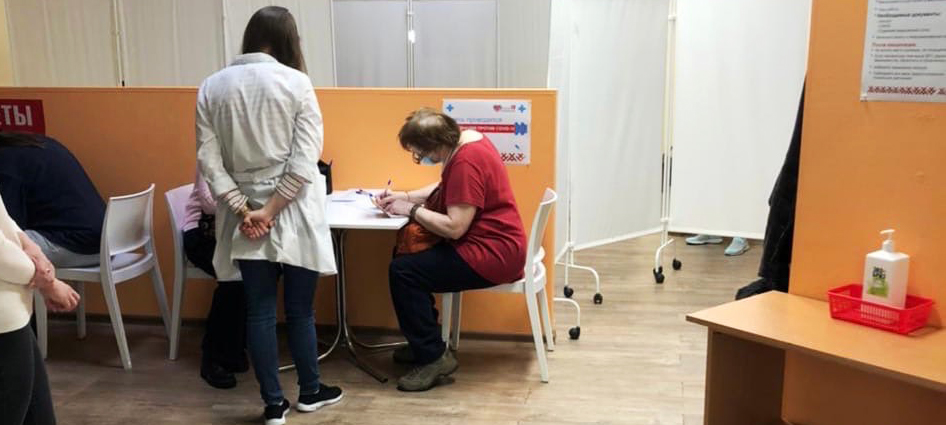 Жители Петрозаводска могут сделать прививку от коронавируса в торговом центре
