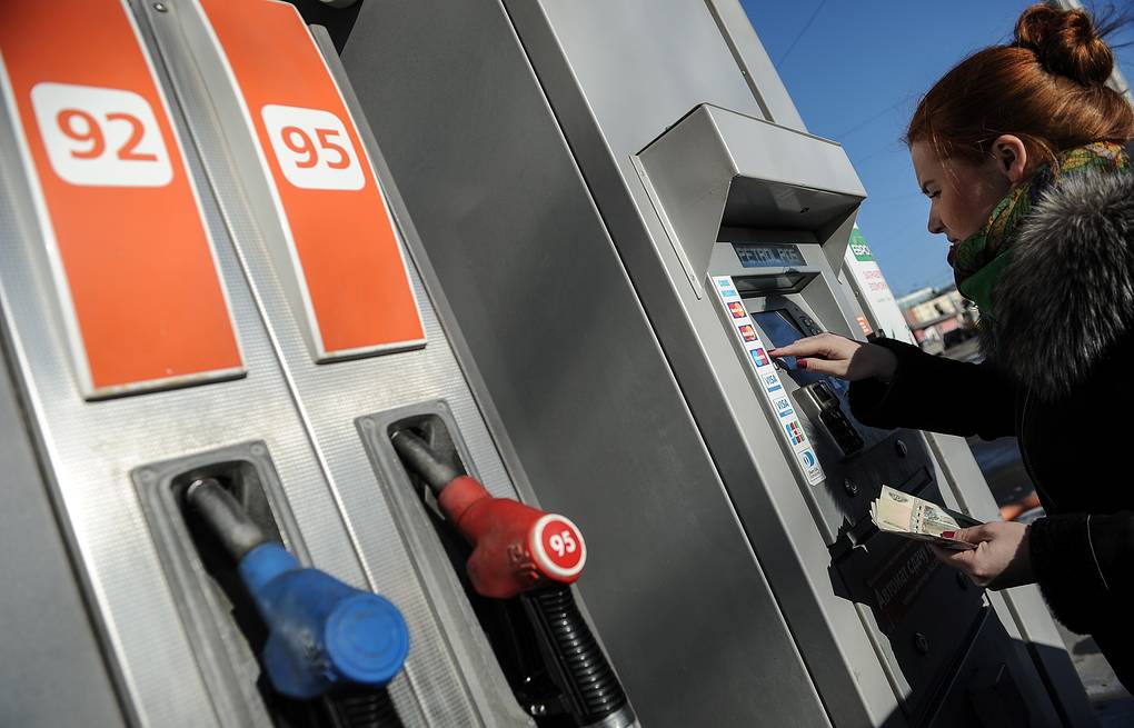Пока власти думают, как сдержать цены на бензин, они снова выросли в Петрозаводске