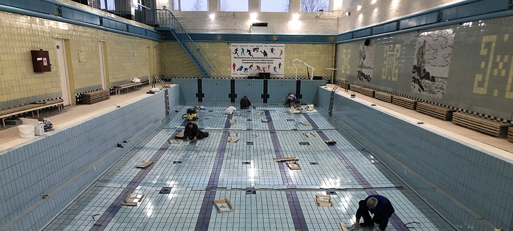 Юные пловцы Карелии опробовали открытый после ремонта бассейн в Суоярви