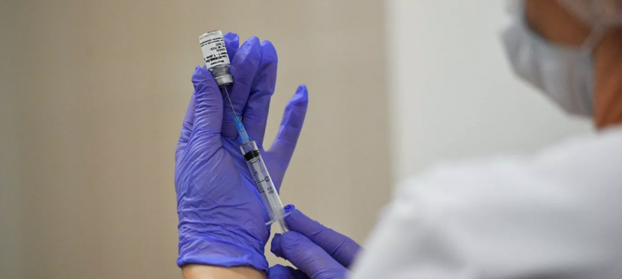 Власти Карелии намерены вакцинировать горожан на рабочих местах
