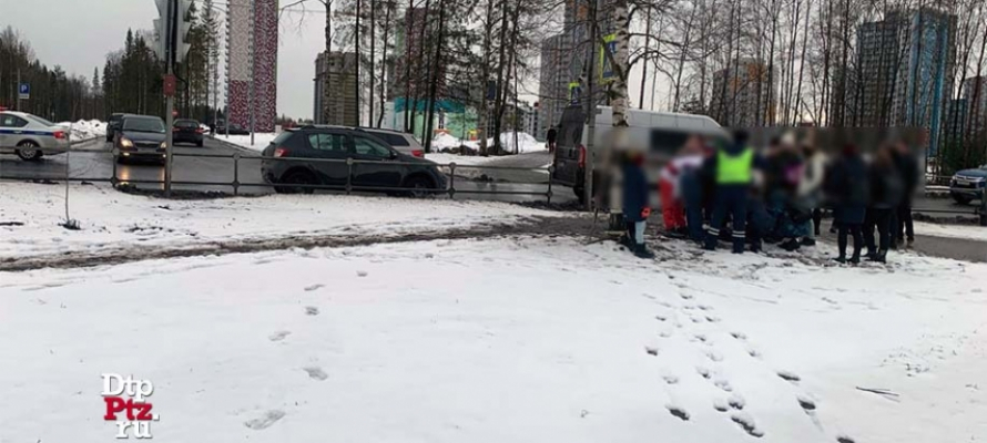 Бизнесмены в Петрозаводске отремонтировали светофор на пешеходном переходе, где пьяный водитель сбил ребенка