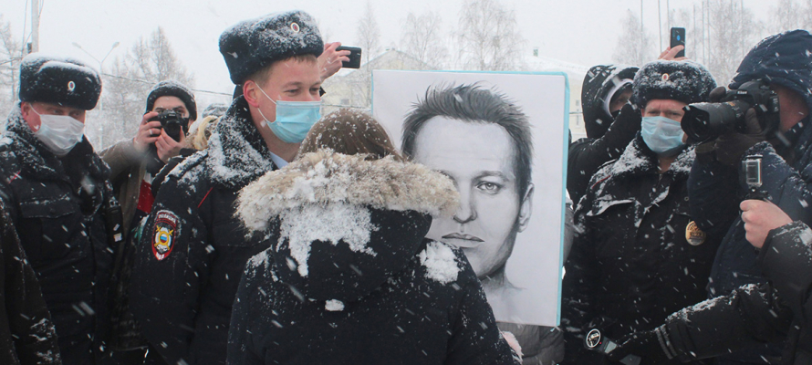 В Карелии полиция задержала 9 активистов за призывы к несанкционированному митингу за Навального