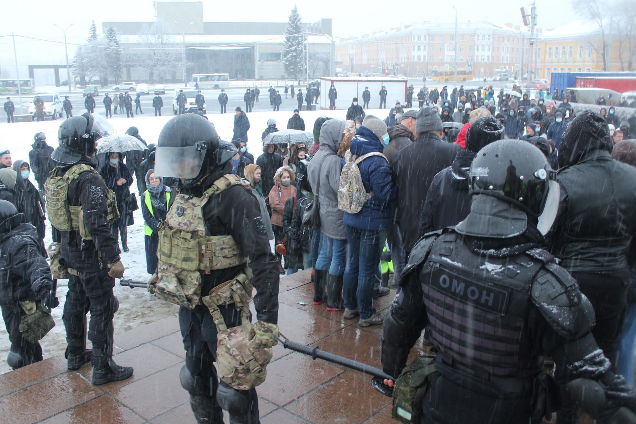 Полиция пресекла митинг солидарности с Навальным в Петрозаводске (ФОТО, ВИДЕО)
