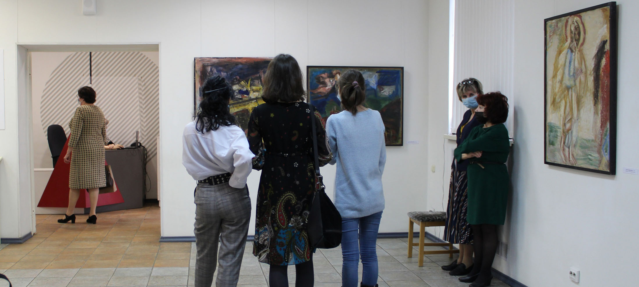 Инвалидам и многодетным семьям бесплатно покажут выставку известного художника в Петрозаводске