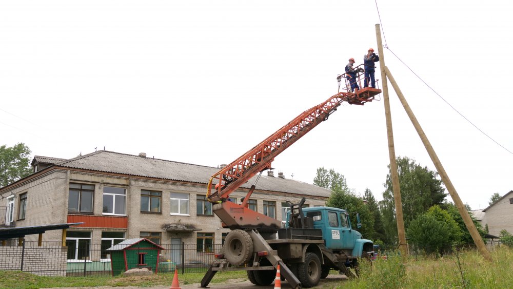 Энергетики в Петрозаводске попросили отнестись с пониманием к отключению домов от электричества