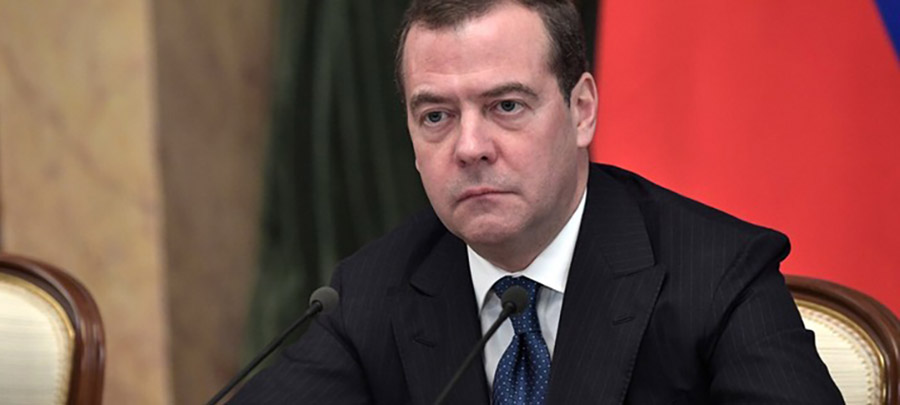 Медведев не исключил введения обязательной вакцинации от коронавируса