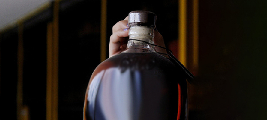 Житель Карелии за сутки выпил 15 литров краденого спирта