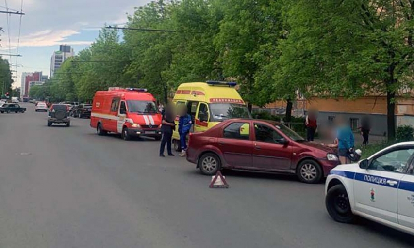 Иномарка сбила мотоциклиста в центре Петрозаводска 