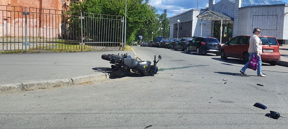 Мотоциклист получил травмы при ДТП в центре Петрозаводска (ФОТО)