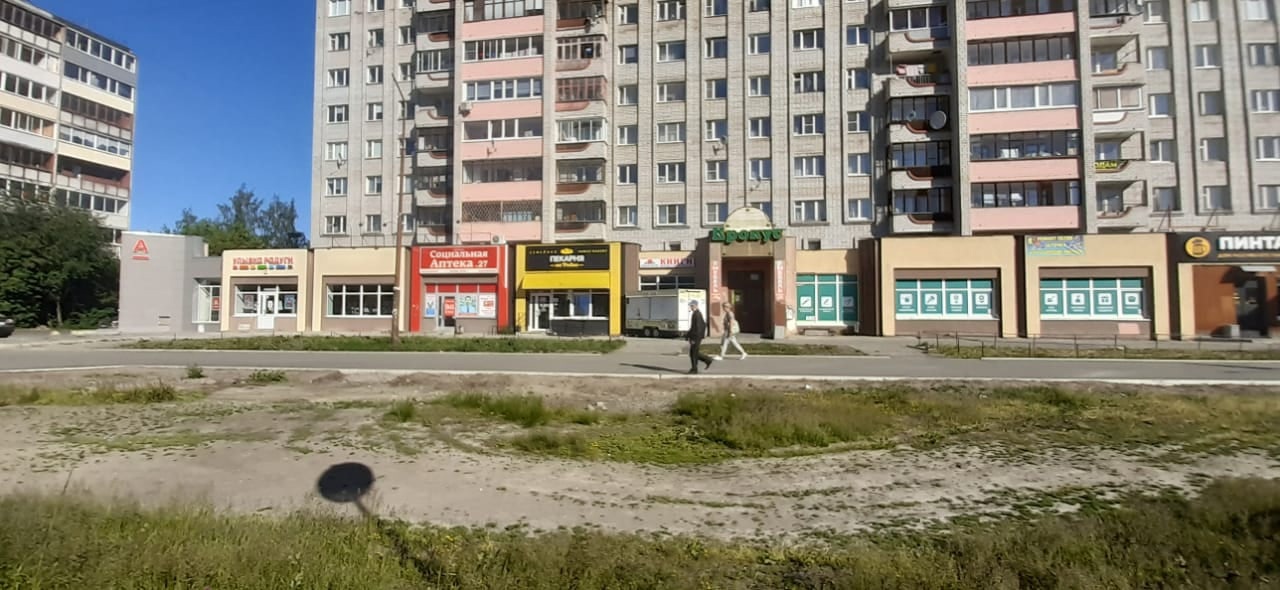 Незаконный ларек-фургон исчез с улицы Петрозаводска