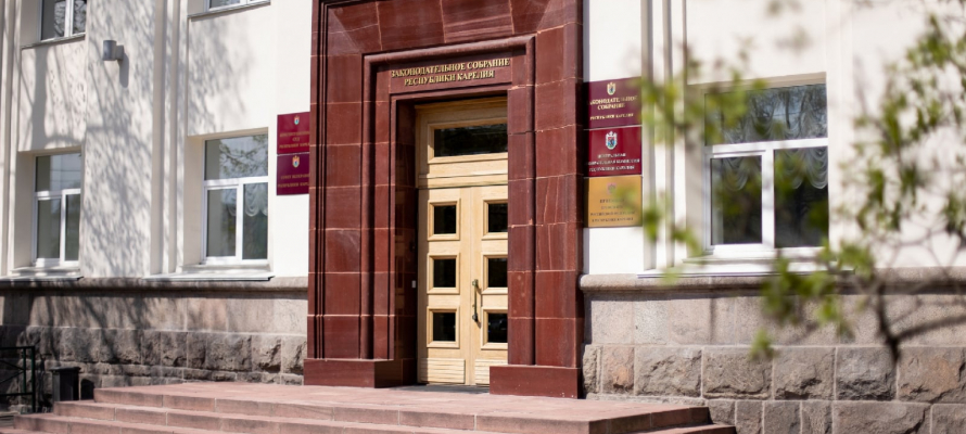 Парламент Карелии отклонил часть поправок о социальной помощи «детям войны» 