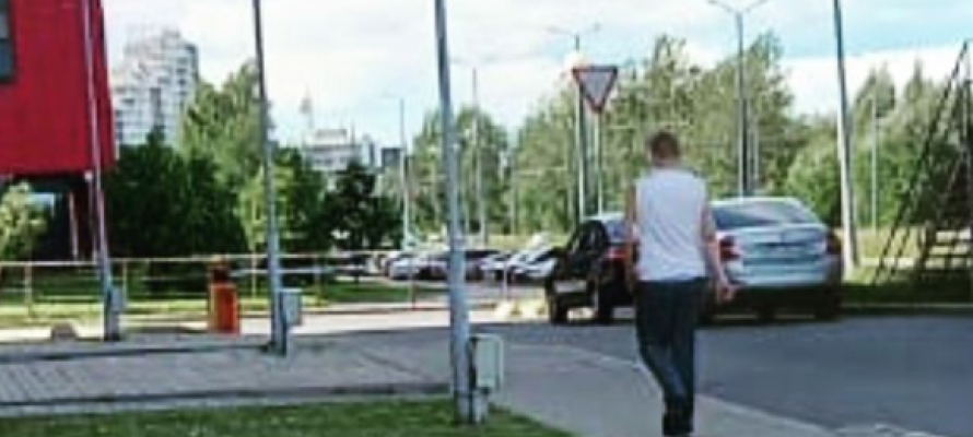 В Петрозаводске полицейские нашли мужчину, пытавшегося увести детей с детской площадки
