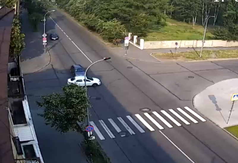 Водитель авто на полном ходу «вылетел» на перекресток в Петрозаводске и устроил ДТП (ВИДЕО)
