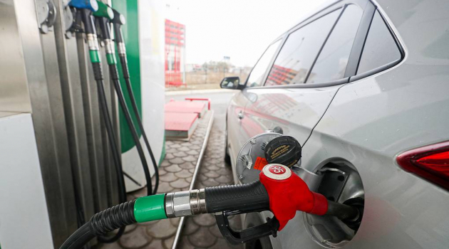 Впервые с начала года цены на бензин снизились в Петрозаводске 