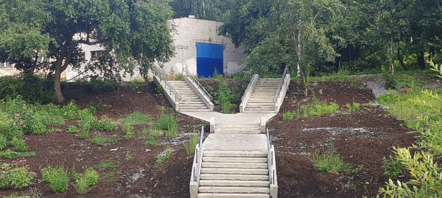 Очередную «бестолковую» лестницу сделали в Петрозаводске (ФОТОФАКТ)
