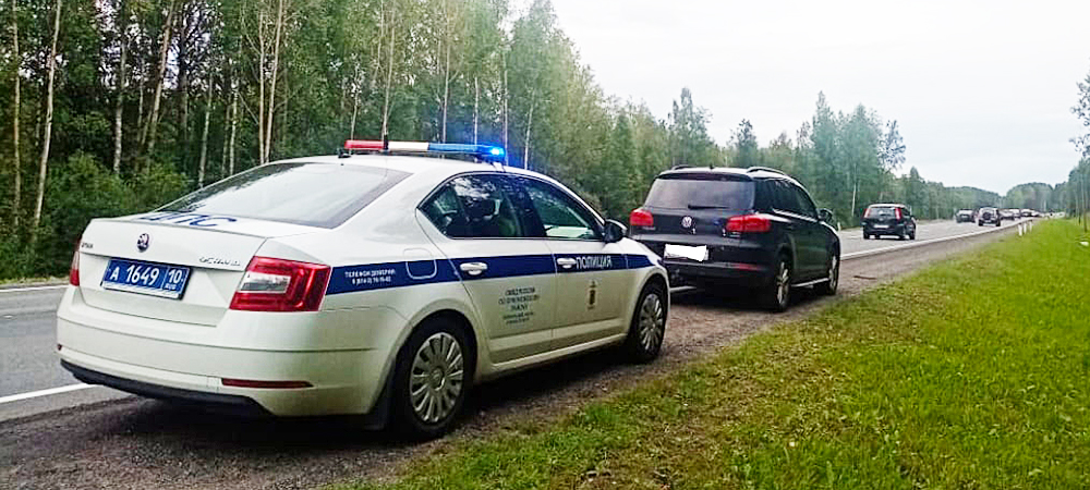 Под Петрозаводском автоинспекторы поймали злостного нарушителя за рулем чужого автомобиля