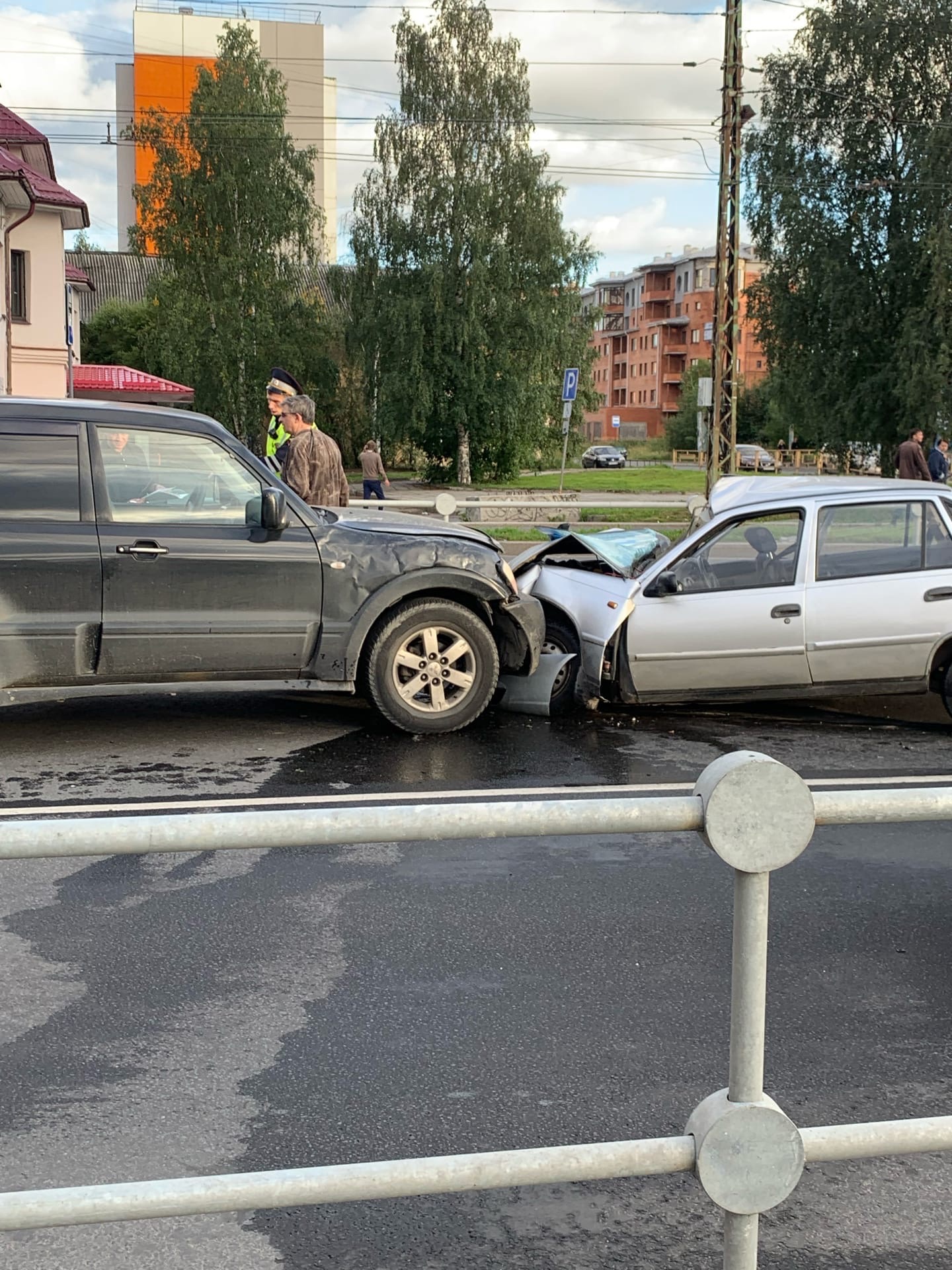 Три иномарки жестко столкнулись на аварийном перекрестке в Петрозаводске (ФОТО, ВИДЕО) 