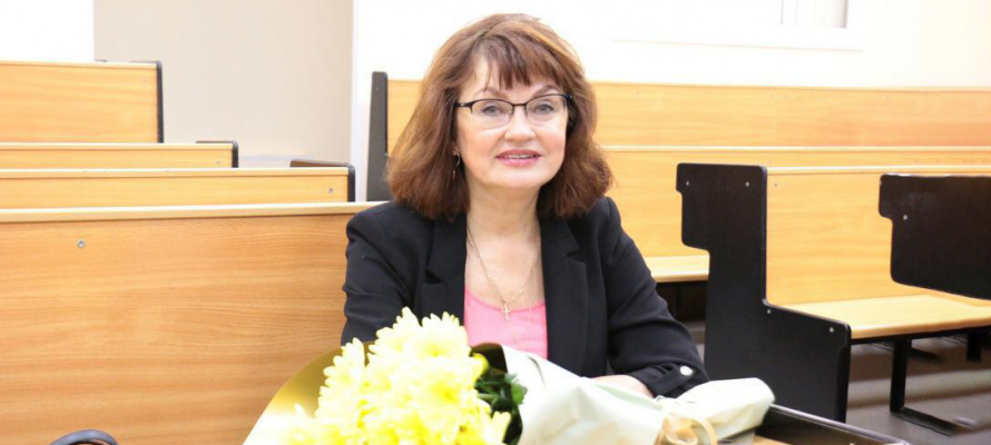 Глава Петрозаводска согласовал кандидатуру Риммы Ермоленко на пост директора школы на Древлянке