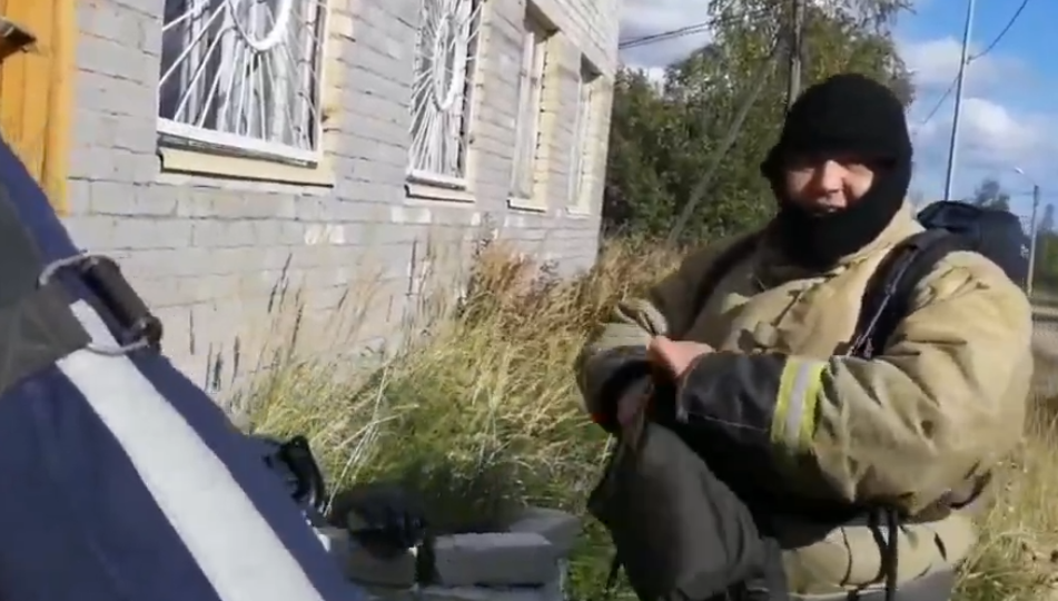 Пожарные учились тушить избирательный участок на севере Карелии (ВИДЕО)
