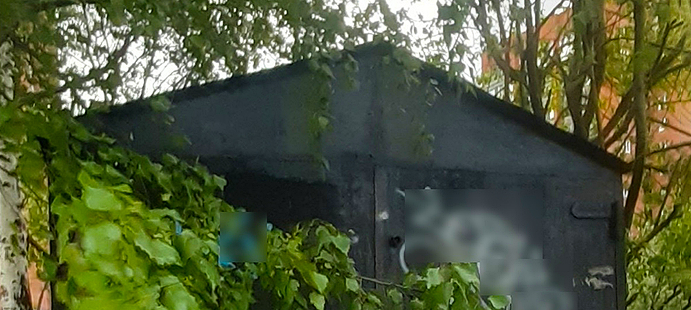 Власти Петрозаводска призвали владельца убрать гараж в одном из районов города