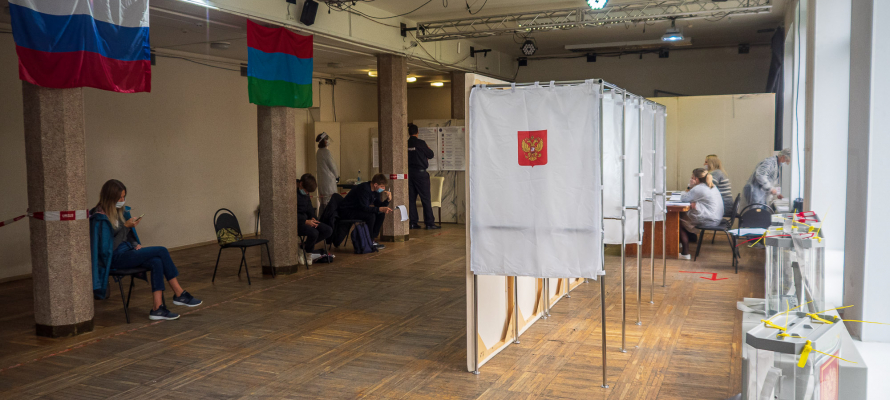 Оставшиеся дома избиратели определили результаты выборов в Карелии