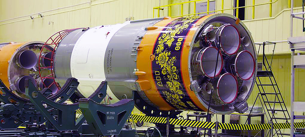 Роскосмос украсил ракету «Союз» хохломой