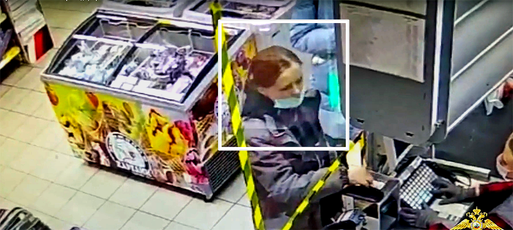 В Петрозаводске разыскивают подозреваемую в краже телефона (ВИДЕО)