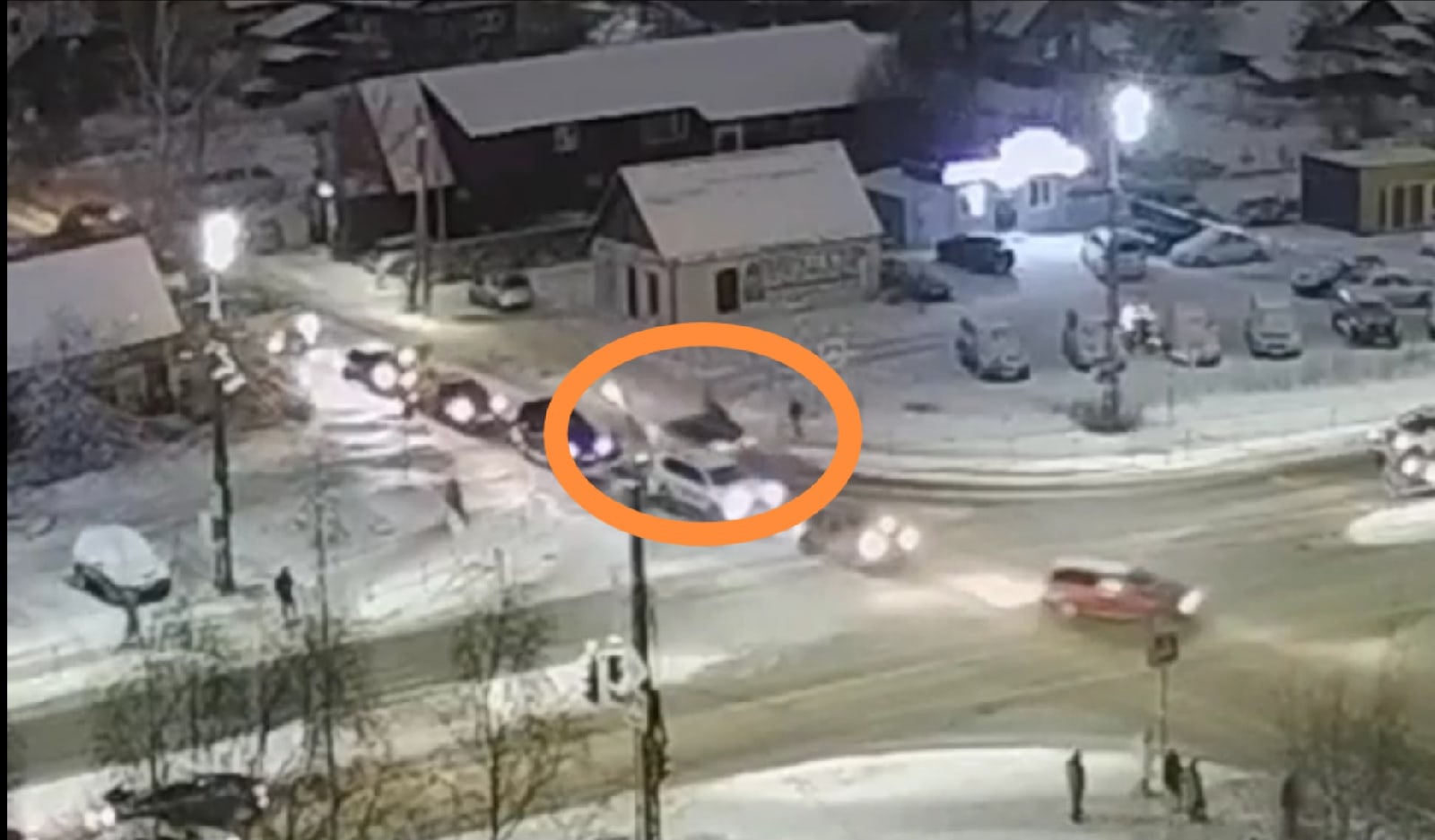 Пешеход сделал сальто после ДТП на перекрестке в Петрозаводске (ВИДЕО)