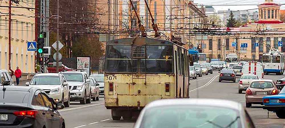 Директор ПМУП «Городской транспорт» Петрозаводска пообещал покрасить ржавые троллейбусы