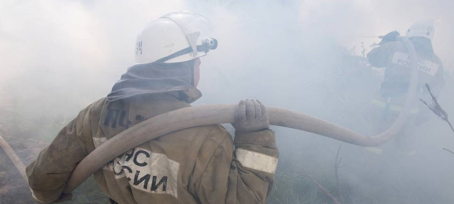 Пожарные вывели из горящего дома в Петрозаводске 20 человек