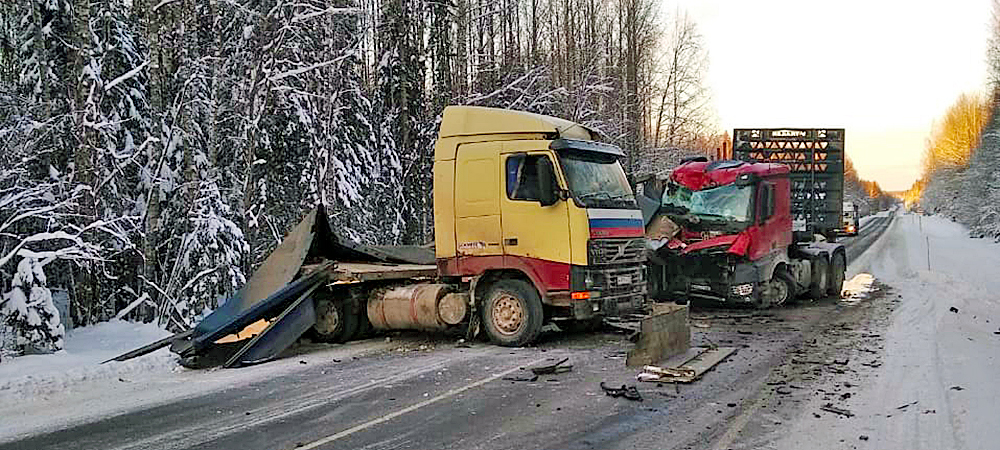 Грузовики раскидало по трассе в результате аварии на востоке Карелии (ФОТО)