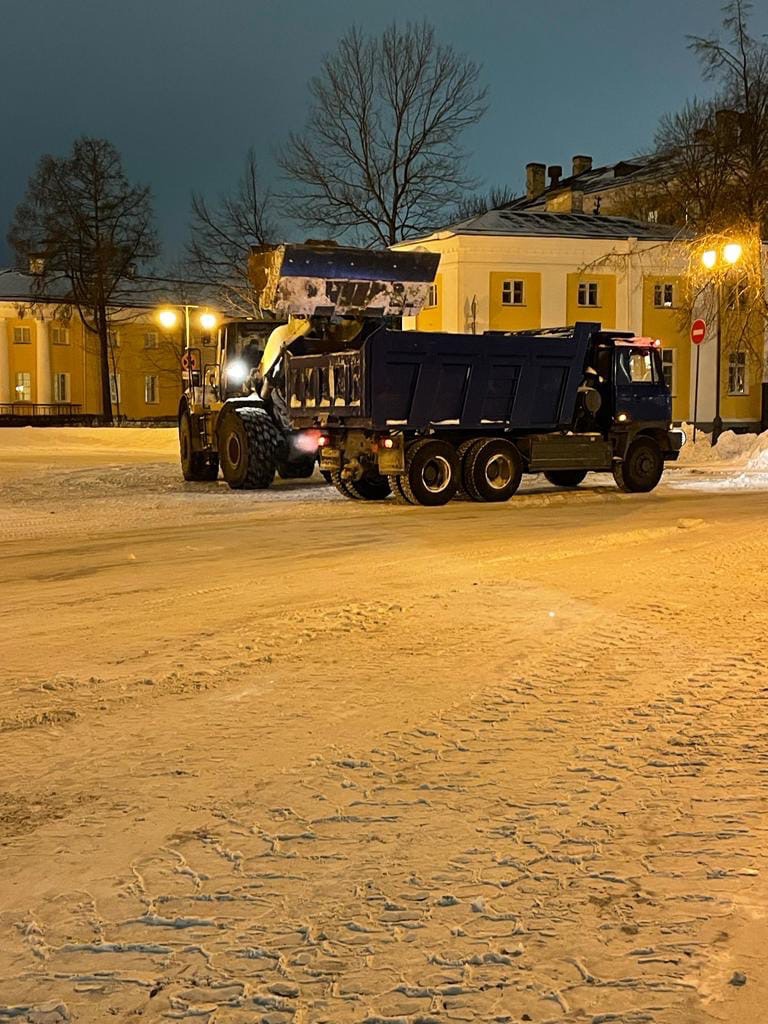 Более 12 тысяч кубометров снега вывезла с улиц Петрозаводска производственная компания