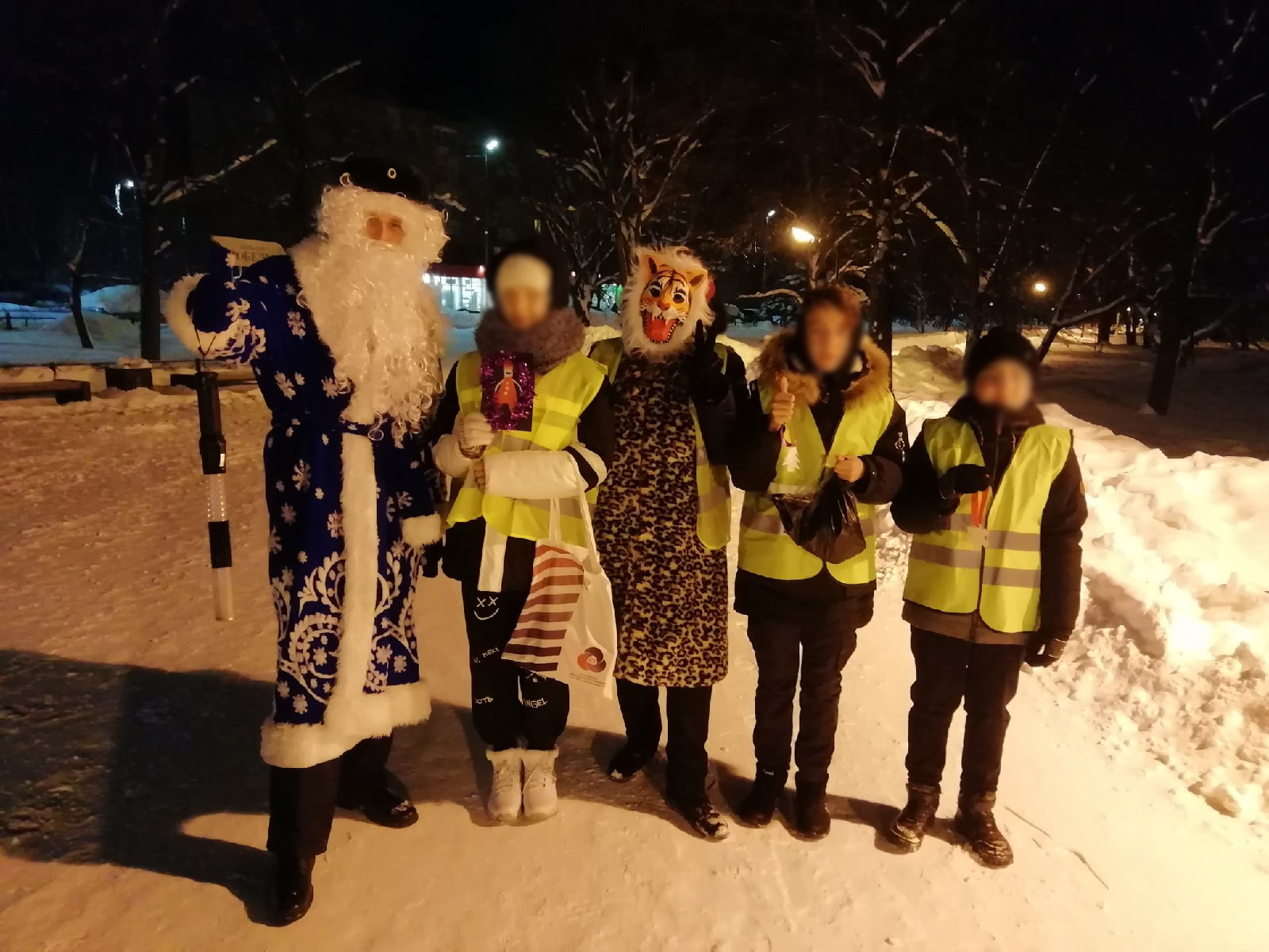 Полицейский Дед Мороз ведет поздравительный марафон в Петрозаводске