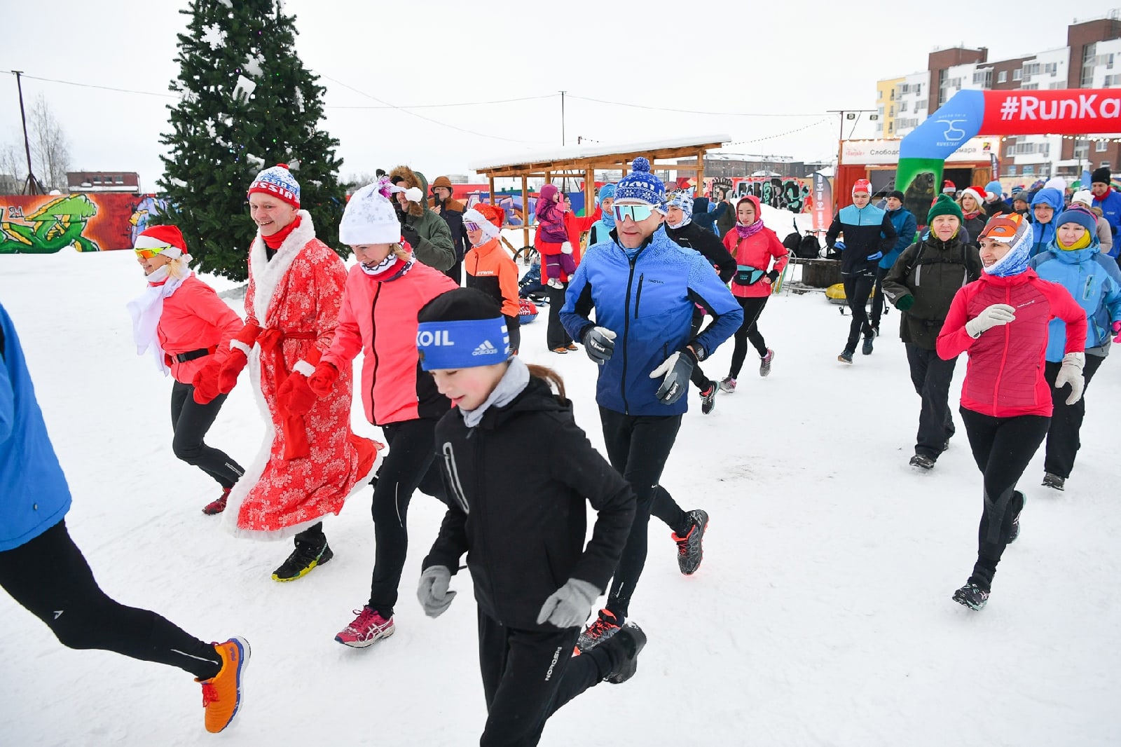Более 100 человек в Петрозаводске начали новый год по-спортивному