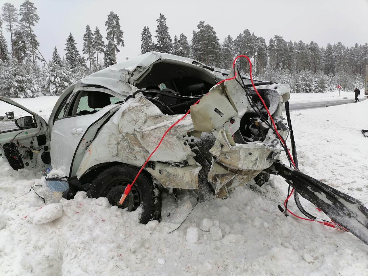 Фура перевернулась, и еще два автомобиля разбились в результате ДТП в Карелии (ФОТО)
