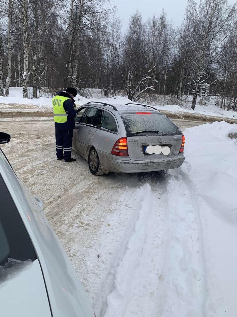 Автолюбители Петрозаводска за праздники несколько раз рисковали жизнью детей