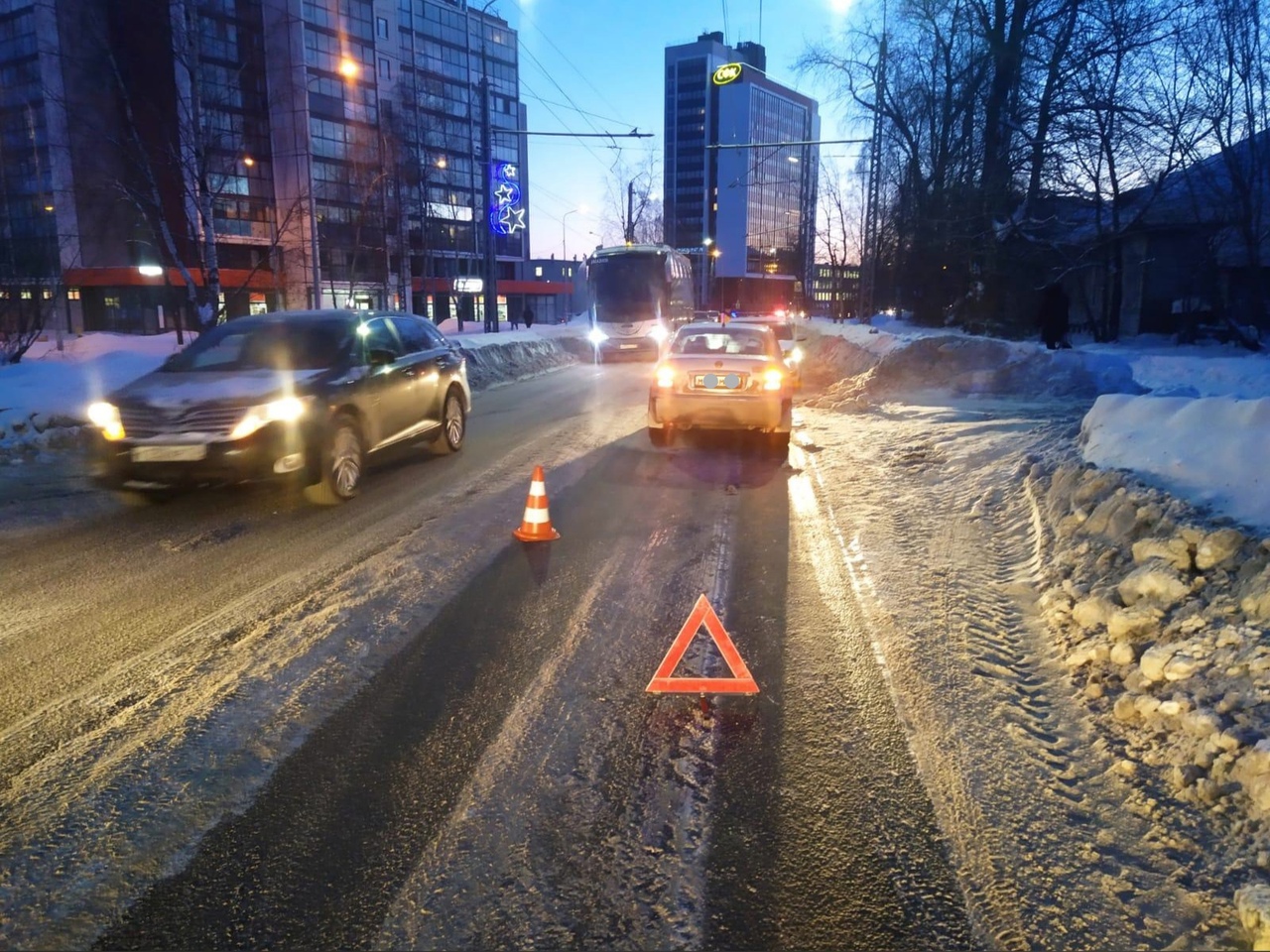 Женщина попала под колеса автомобиля в Петрозаводске (ФОТО)