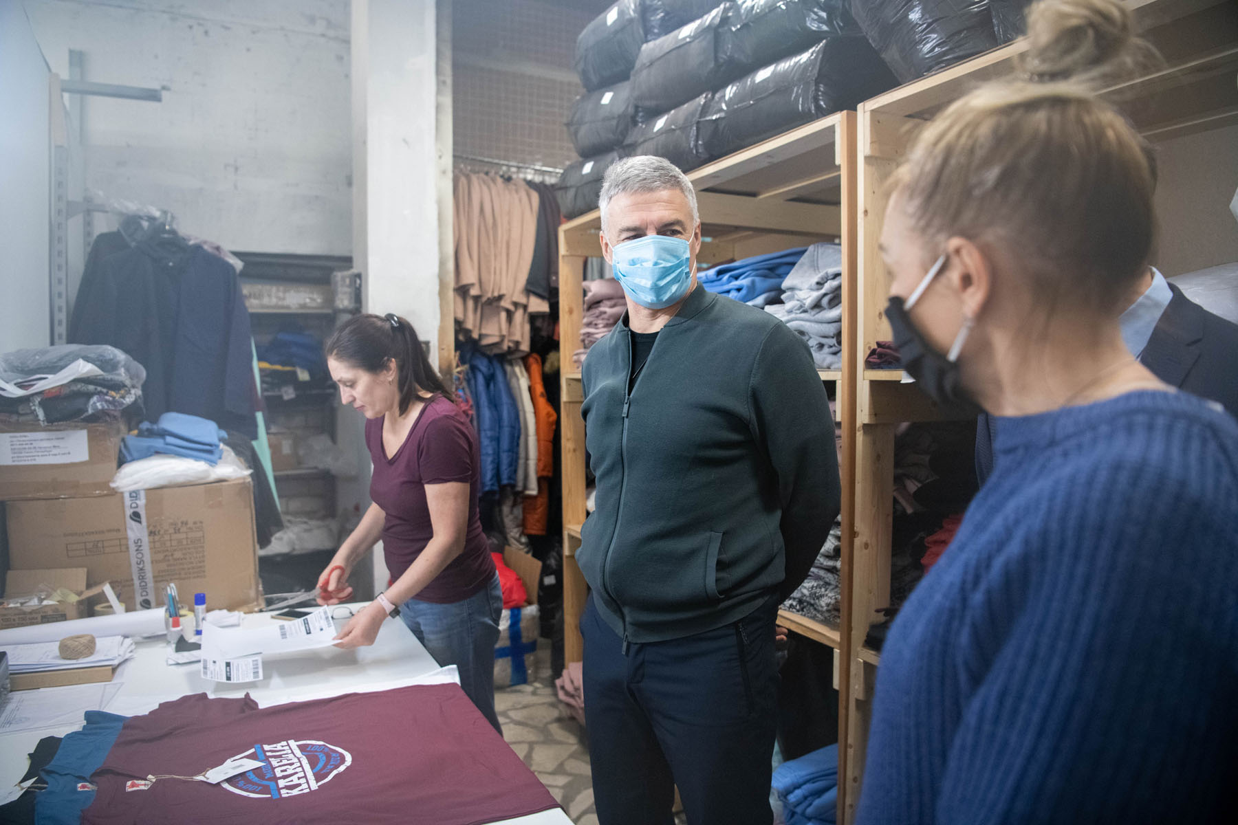 Артур Парфенчиков посетил швейную фабрику ZOOM в Петрозаводске и обсудил поддержку предпринимателей (ФОТО) 