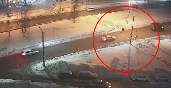 Несмотря на экстренное торможение, автомобиль сбил пешехода на «зебре» в Петрозаводске (ВИДЕО) 