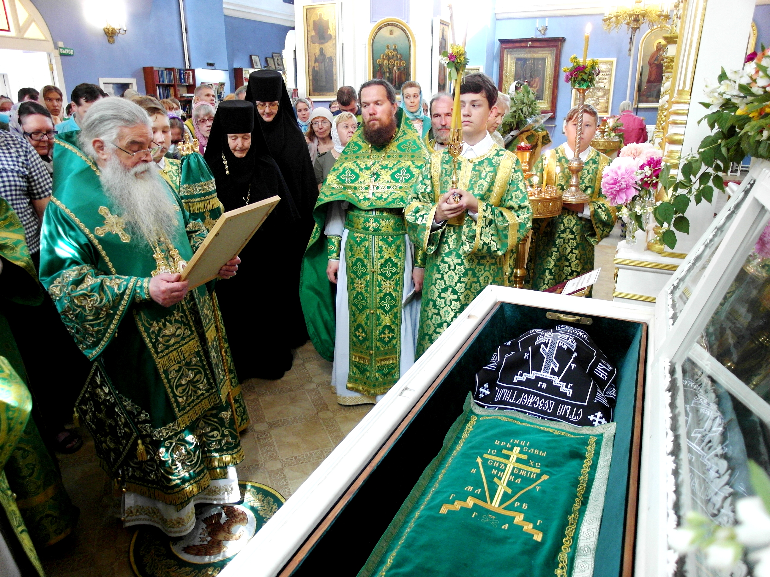 В Крестовоздвиженском соборе Петрозаводска ежедневно молятся о заболевших ковидом
