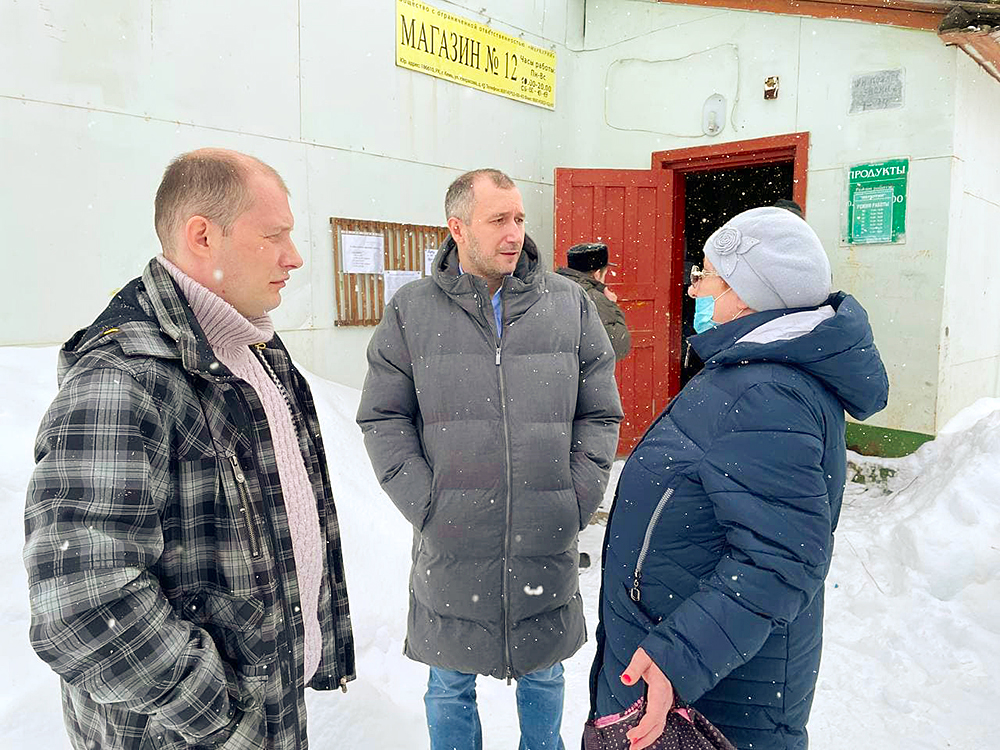 Жители деревни Карелии пожаловались депутатам от КПРФ, что платят за дрова втридорога
