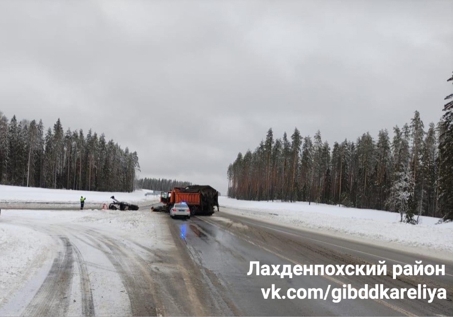 Автоледи, влетевшая на иномарке под грузовик в Карелии, нарушила правила