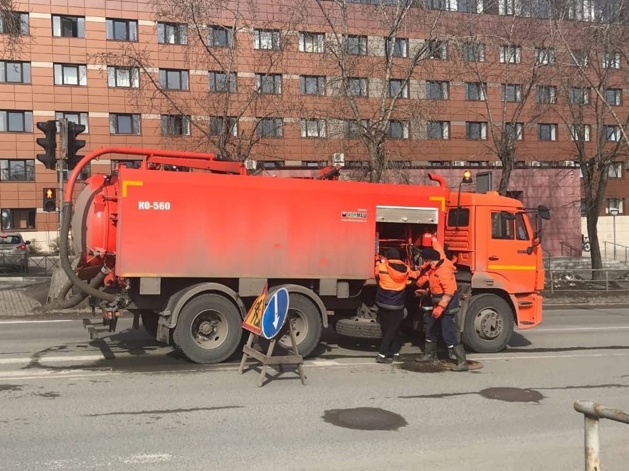 В Петрозаводске ищут водителей без вредных привычек для очистки ливневой канализации 